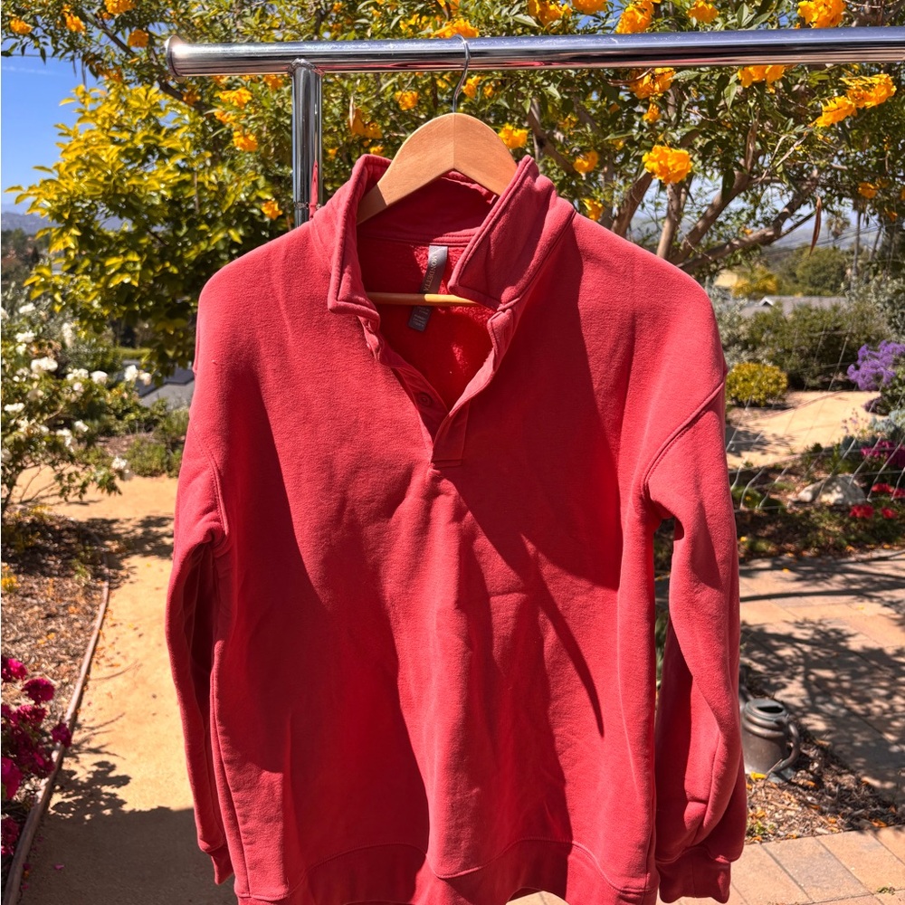 Mondetta Crimson Fleece Pullover